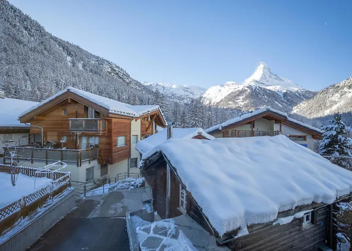 Schwalbennest 木屋 *